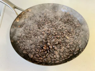 今日のてわすら/コーヒー豆の焙煎 〜2025年10月17日〜