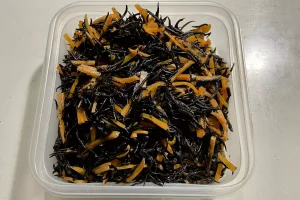 今日のてわすら/ひじきとにんじんの煮物 〜2025年12月25日〜